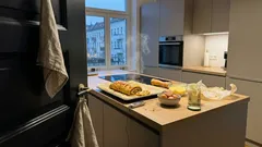 Hackfleischrolle mit Käse-Ei-Boden aus dem Ofen: wirkt festlich – und bleibt erstaunlich saftig